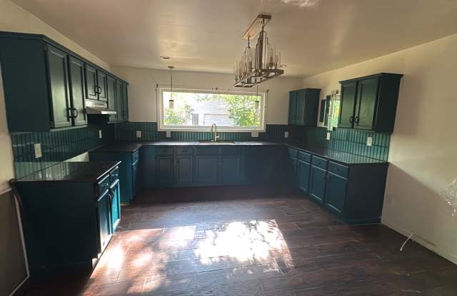 18470 Grandville Avenue Gallery 4