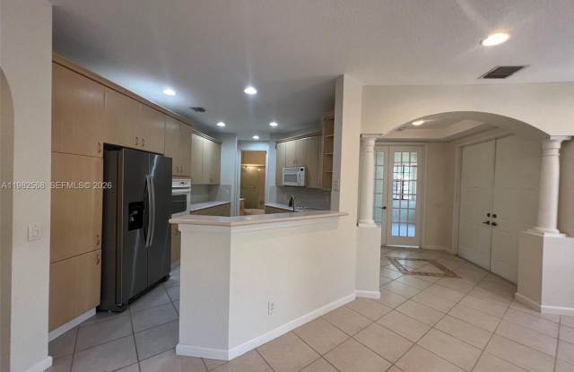 2816 Kinsington Circle 28-1, Weston, FL 33332 Gallery 3