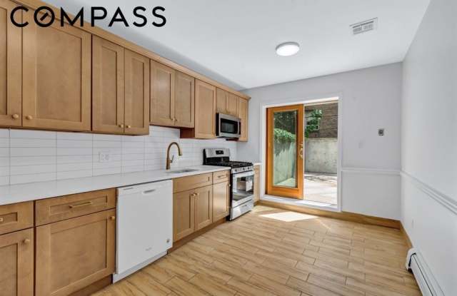194 Sackett Street - 194 Sackett Street, Brooklyn, NY 11231 194 Sackett Street - 194 Sackett Street, Brooklyn, NY 11231
