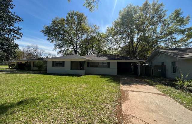 Broadmoor* Close to Barksdale Air Force Base - 423 Pennsylvania Avenue, Shreveport, LA 71105