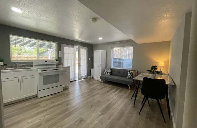 Cozy 2 Bed/1 Bath- Great Location photos photos