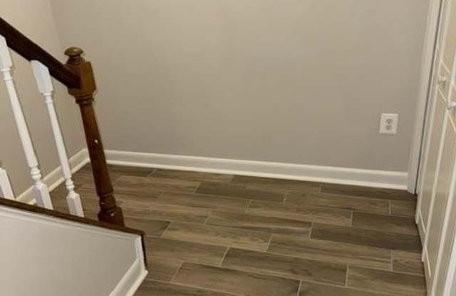 7412 HALLCREST Drive Gallery 2
