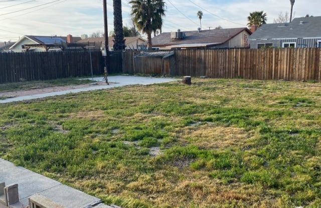 800 E Wright Street - 800 East Wright Street, Hemet, CA 92543 800 E Wright Street - 800 East Wright Street, Hemet, CA 92543