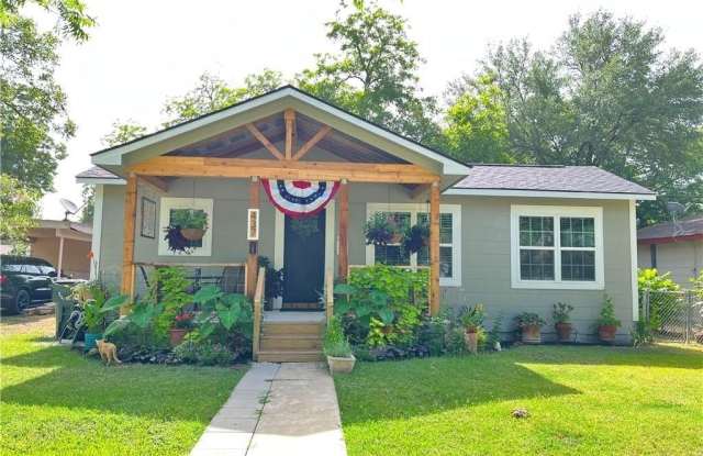437 Burges Street photos photos