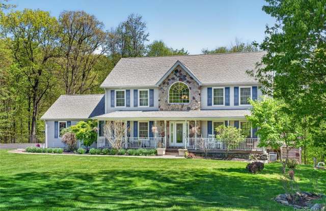 8 Apple Hill Drive Gallery 1