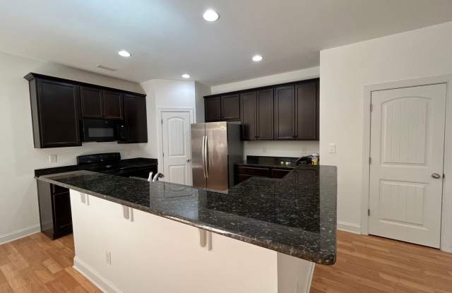 Fantastic 4BD, 3.5BA Raleigh Home with Bonus Family Room Near Downtown Raleigh Gallery 4
