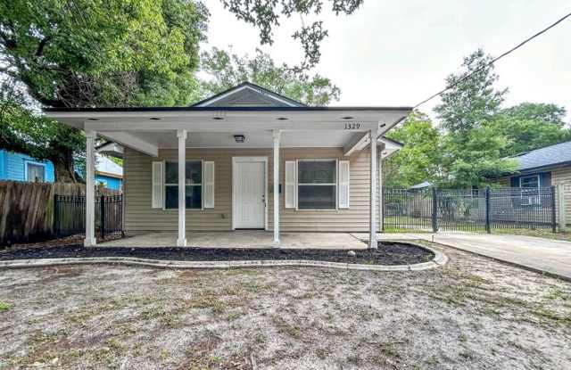 1329 Palmetto St photos photos