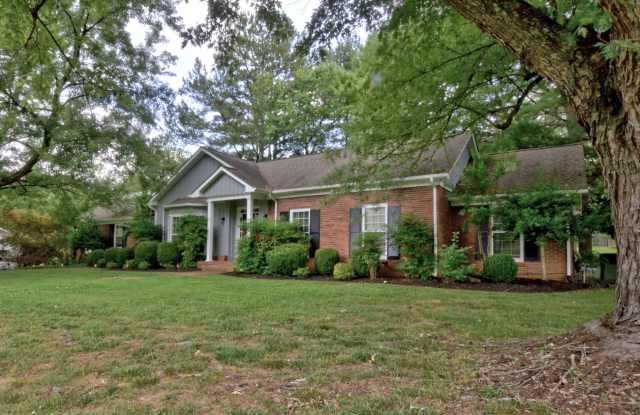 2205 Creekside Ln Gallery 4
