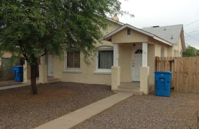 Spacious 1 bed, 1 bath in Great Location photos photos