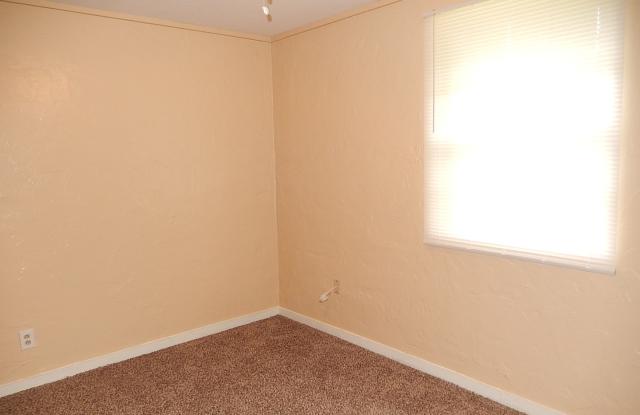 NICE 3/1 House w/ Tile Floors, Washer/Dryer, Split Plan, & Large Yard! $1125/month Avail NOW! Gallery 1