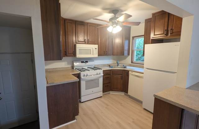 Newly Renovated 3bd/1Bath Home -- Available NOW! Gallery 3