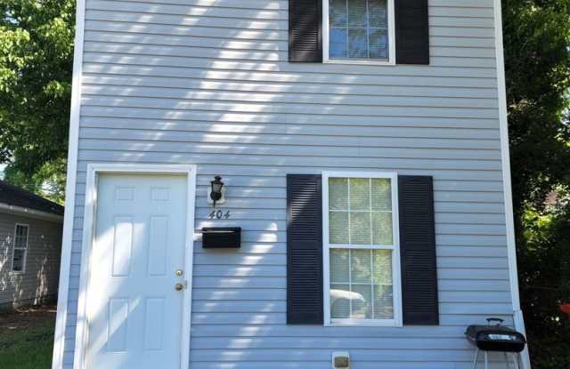 Ideal Home Located in the City Limits photos photos