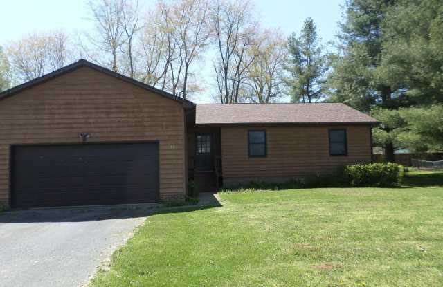 3 Bedroom 2 Bath House with 2 Car Garage Gallery 1
