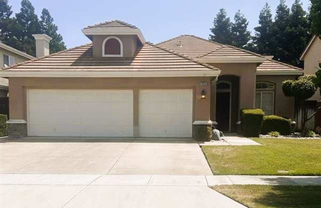 1555 Eagles Nest Ln photos photos