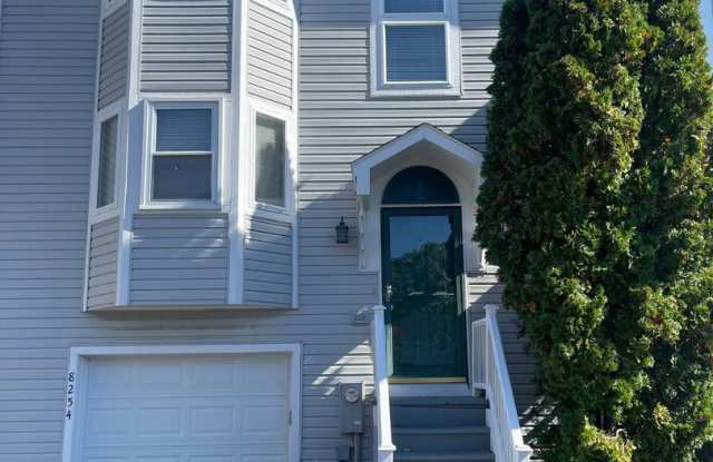 Baldwinsville Townhome - 2 Bedrooms 1.5 bath plus bonus room photos photos