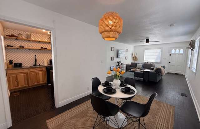 Charming 2-bedroom, 1-bathroom duplex for rent in the heart of Riverside! - 2813 College Street, Jacksonville, FL 32205