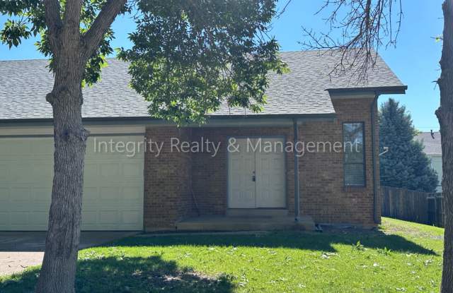 3 Bed/2 Bath, 1,984 Sqft - 8410 S Saulsbury St Littleton, CO 80128 photos photos