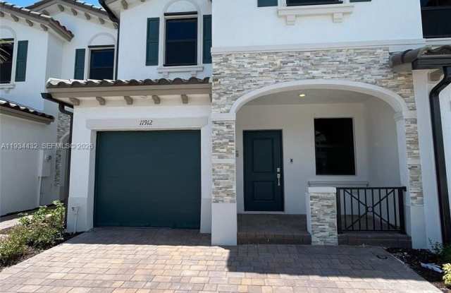 11912 SW 244th Ln - 11912 SW 244 Lane, Princeton, FL 33032