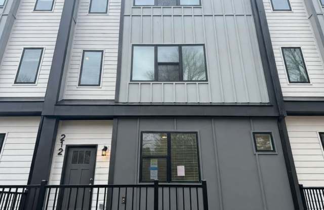 212 Nelson Avenue Gallery 3