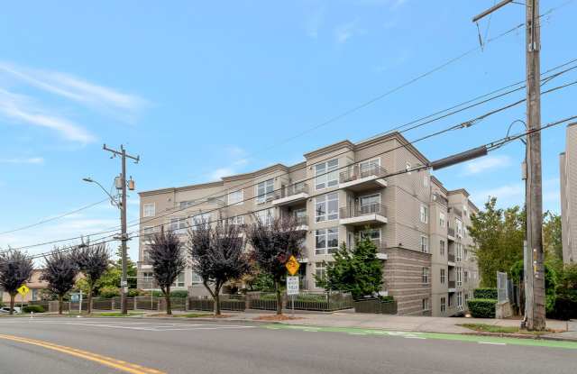 Amazing West Seattle 2 bedroom 2 bath W/S/G and 2 parking spots included! - 3221 Southwest Avalon Way, Seattle, WA 98126 Amazing West Seattle 2 bedroom 2 bath W/S/G and 2 parking spots included! - 3221 Southwest Avalon Way, Seattle, WA 98126