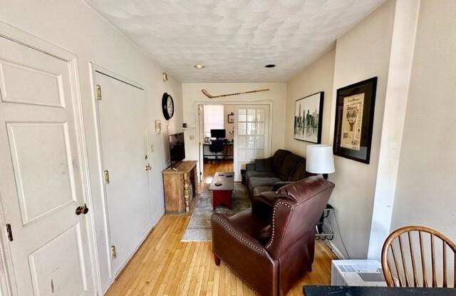 14 1/2 Hull St. photos photos