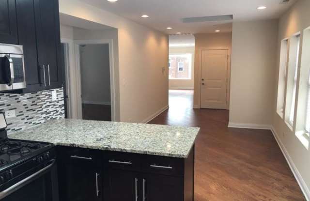 5842 N Artesian Avenue Gallery 4