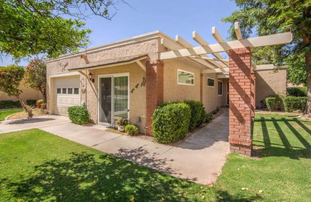 Welcome to this charming 2-bedroom, 2-bathroom home located in the vibrant 45+ Active Adult Resort community. Situated in the sought-after Leisure World community. Available May through November 2025! photos photos