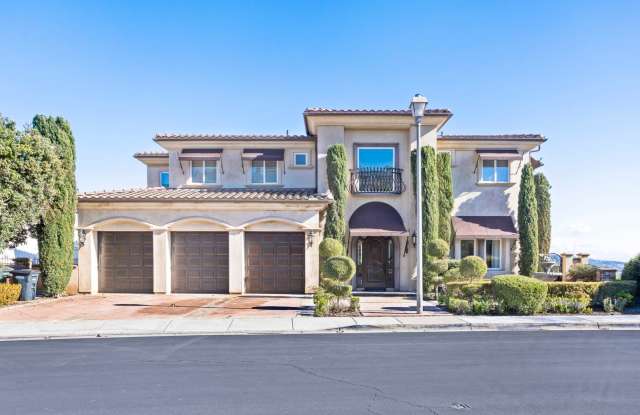 Gorgeously Updated 5 Bedroom Home with Views! Gallery 2