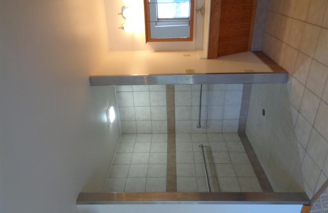 13482 Evergreen Gallery 2