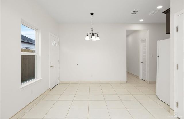 2225 S Valley Circle Gallery 4