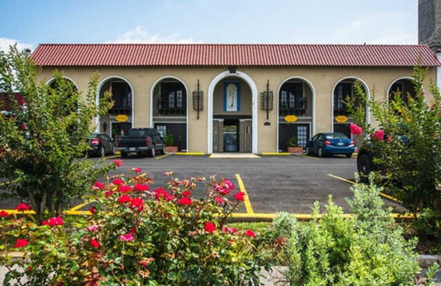 Courtyard Villas Apartments Gallery 1