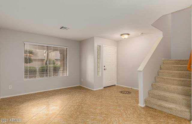 2438 W RUNNING DEER Trail Gallery 4
