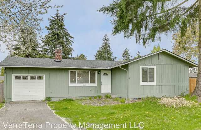 14219 81st Ave NE - 14219 81st Avenue Northeast, Kirkland, WA 98034