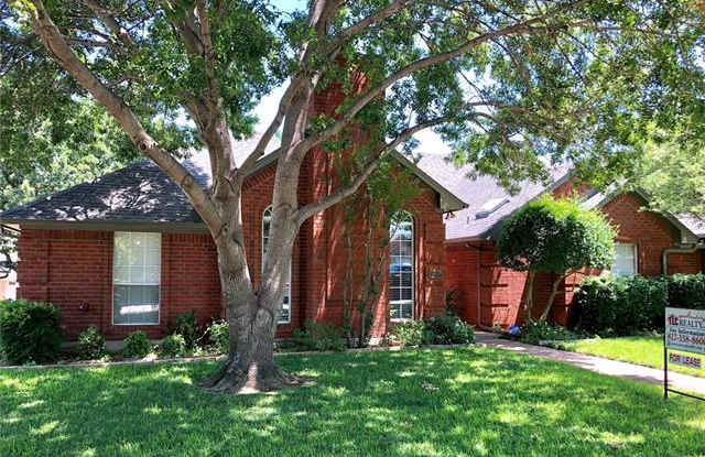 1802 Fern Court - 1802 Fern Ct, Grapevine, TX 76051