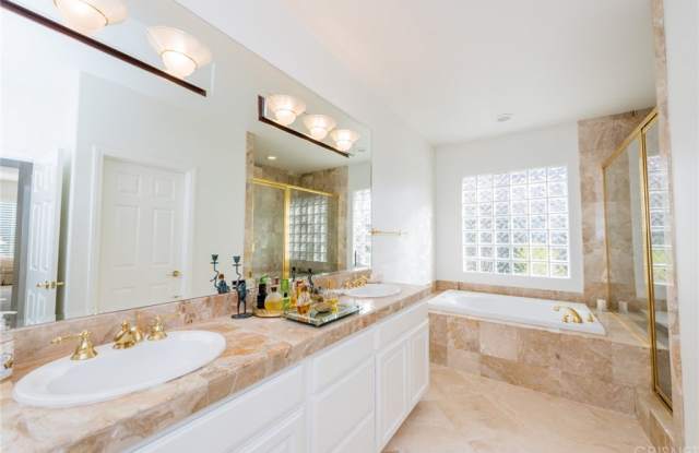 468 Braxfield Court Gallery 3