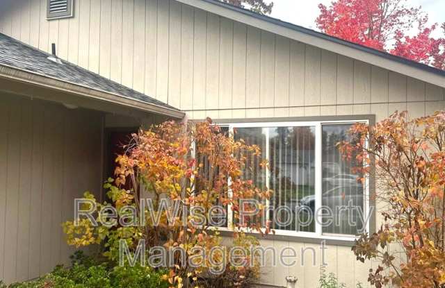 2210 SW Bridge St photos photos