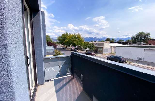 Modern 2BR Townhome w/ 2-Car Garage + 2.5 Baths – Move-In Special! Salt Lake City Gallery 4