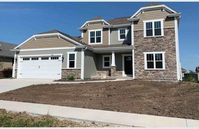 1102 Durango Drive - 1102 Durango Drive, Hartford, WI 53027