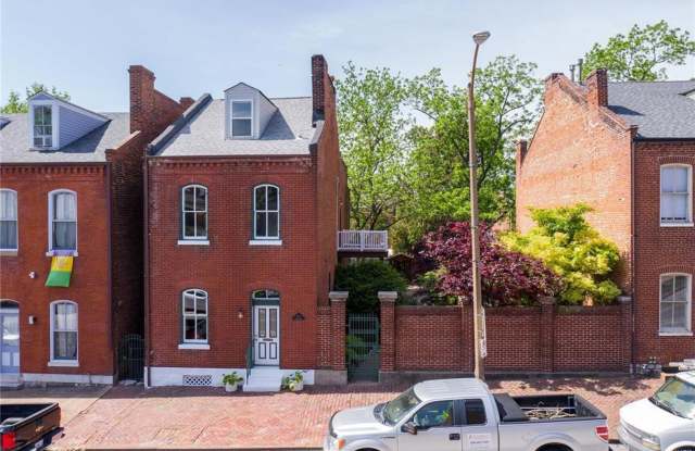 Lease this 2.5 story home in Historic Soulard photos photos