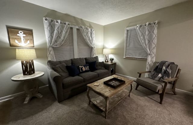 1644 Pennoyer Ave - 1644 Pennoyer Avenue, Grand Haven, MI 49417