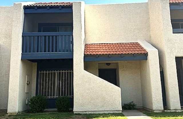 Charming 3BR Townhome in Glendale photos photos