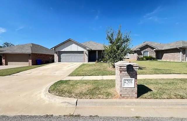 Spacious Norman Rental | 4 Bedrooms With Open Floor Plan Gallery 1