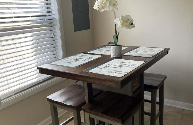 135 Villa Drive - 1 Gallery 2