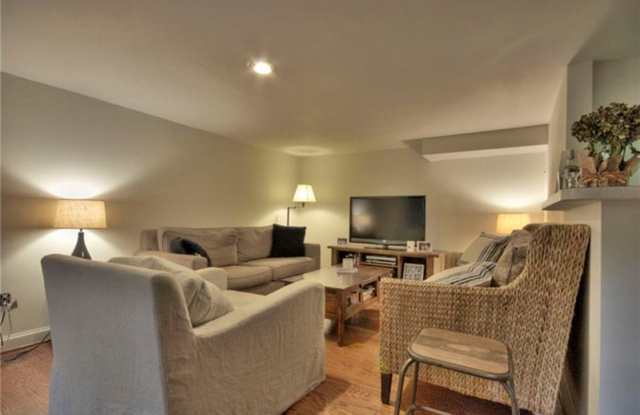 2638 Greenbriar Drive Gallery 4
