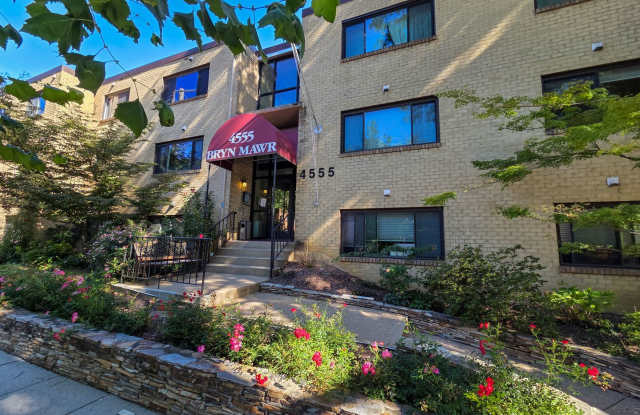 Charming 1br/1bth Apt in the Palisades. Utilities and parking included! Now offering move-in special! Gallery 3