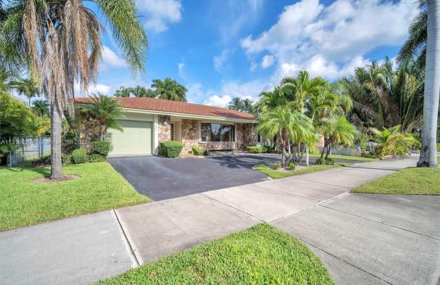 1227 Hollywood Boulevard - 1227 Hollywood Boulevard, Hollywood, FL 33019