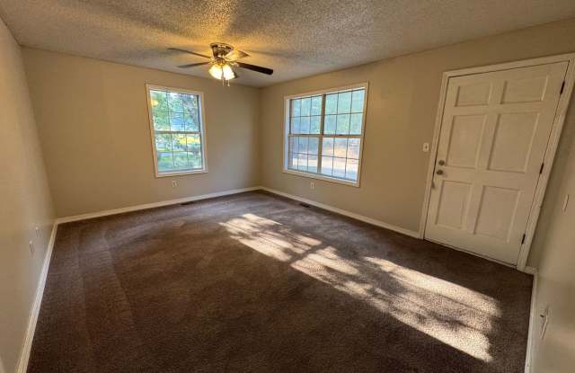 Charming Brick Home with Back Deck! Gallery 4