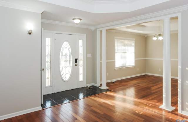 108 Hickory Trail Drive Gallery 3