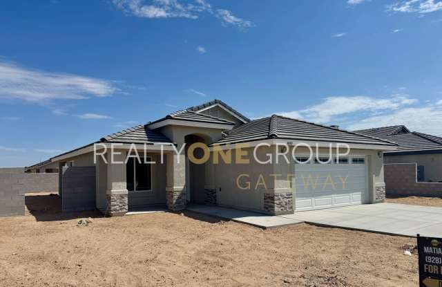 Brand New 3 bedroom home with 2 car garage in San Luis AZ. - Casa Nueva con Bardas photos photos