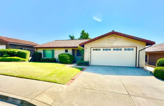 Lovely Single Story Home in Quiet Neighborhood of Fallbrook, Minutes to Everything! - 730 Morro Road, Fallbrook, CA 92028